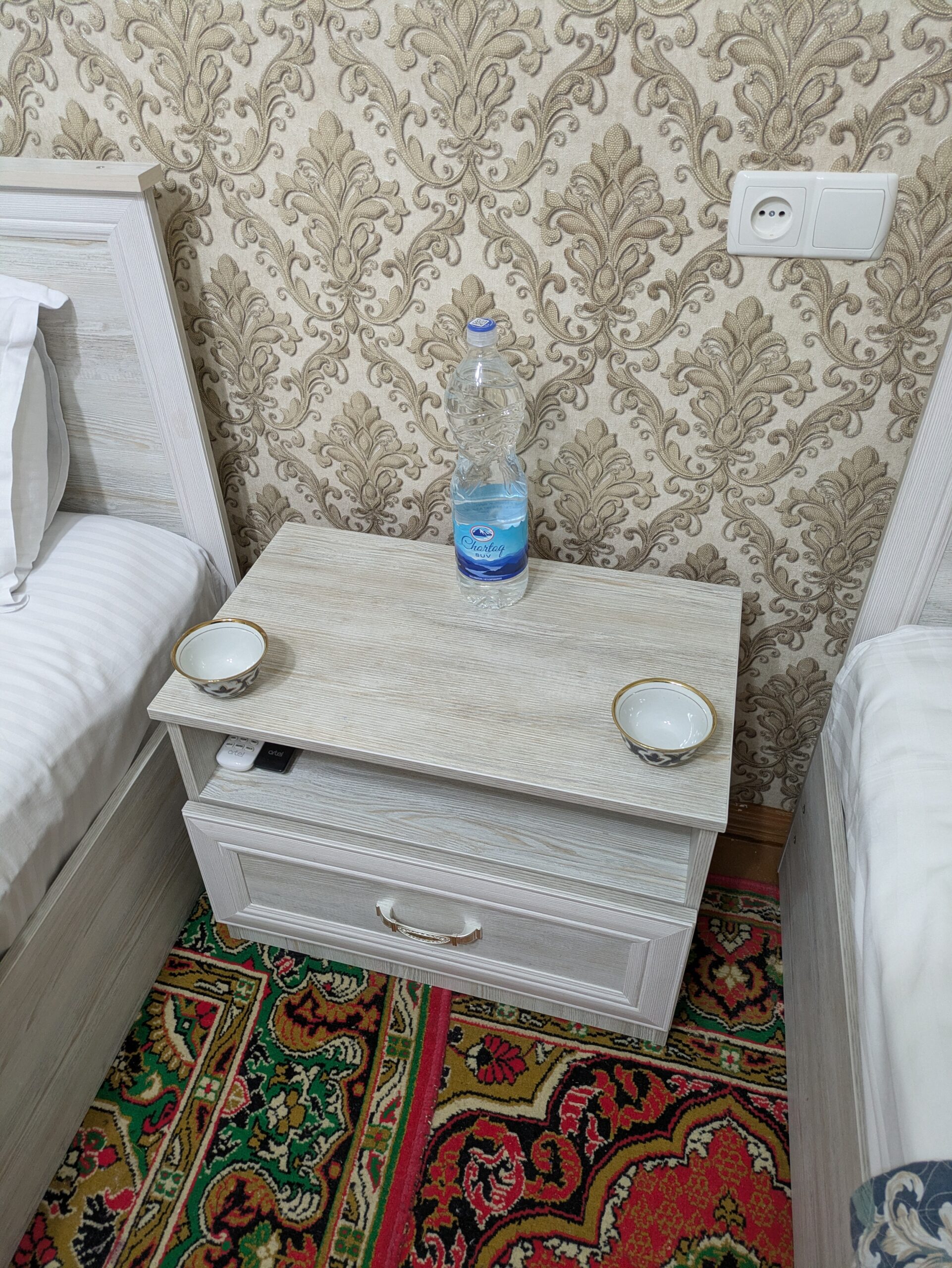 AMIRSHOH GUEST HOUSE　サマルカンド　ホテル　ゲストハウス　一人旅　日本語が通じる