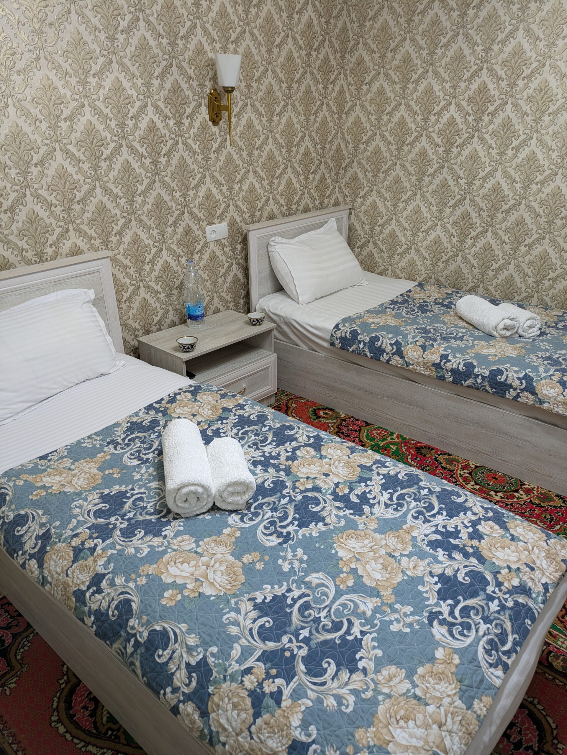 AMIRSHOH GUEST HOUSE　サマルカンド　ホテル　ゲストハウス　一人旅　日本語が通じる