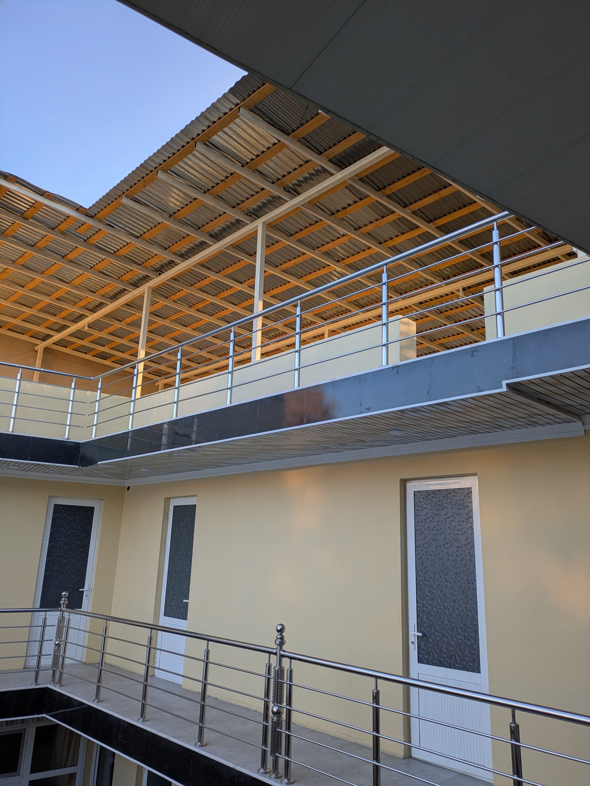 AMIRSHOH GUEST HOUSE　サマルカンド　ホテル　ゲストハウス　一人旅　日本語が通じる