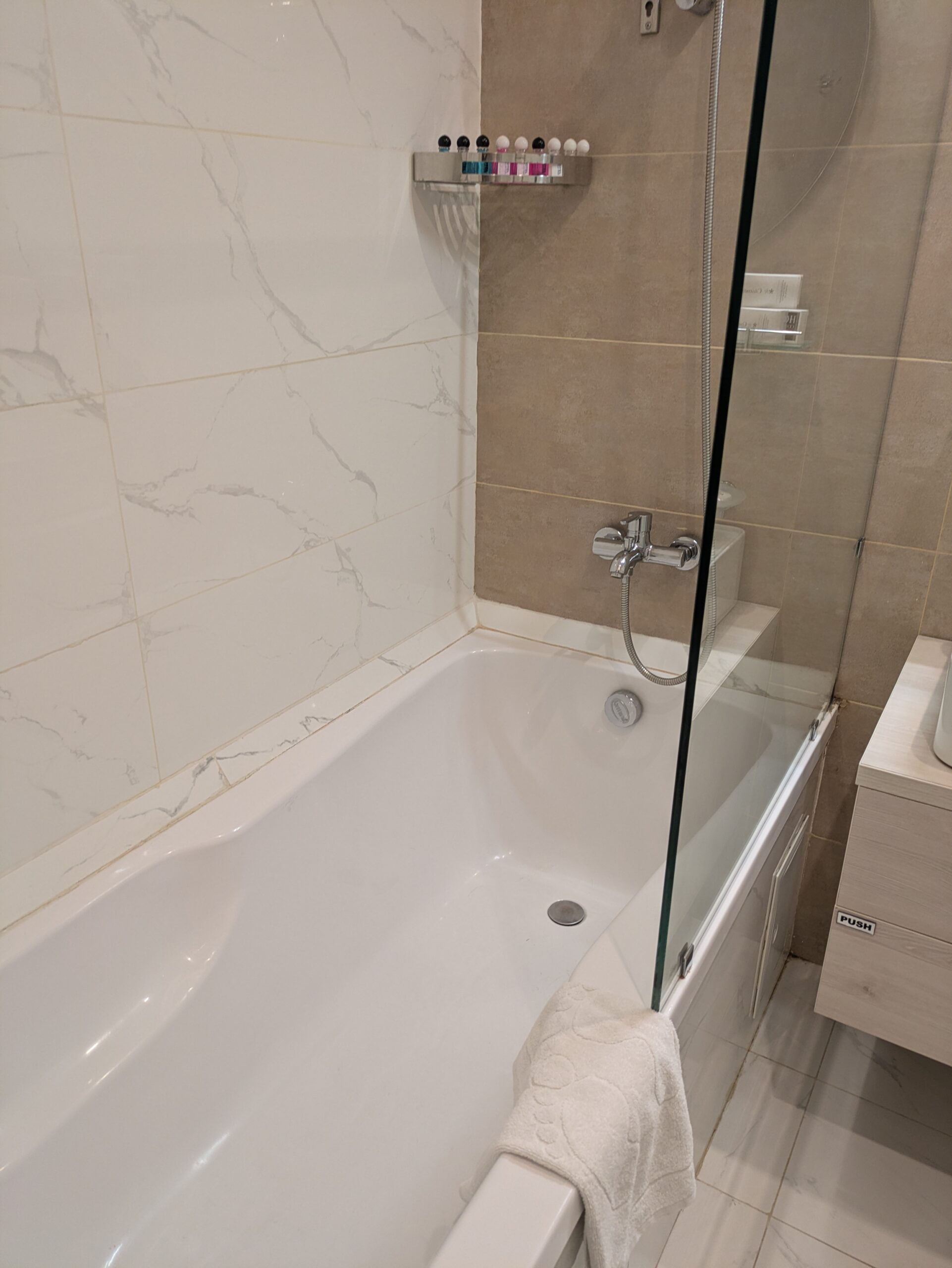 Hotel Inspira-S Tashkent
ホテルインスピラSタシケント　Uzbekistan　ウズベキスタンホテル　　おすすめ　一人旅