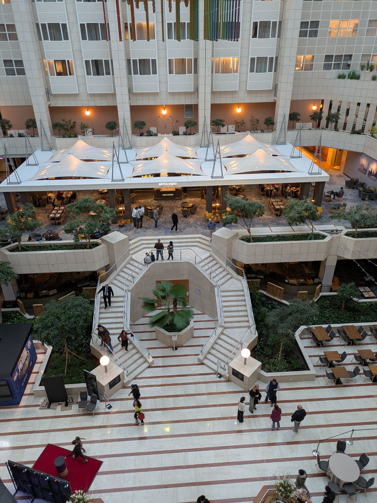 ヒルトンプラハアトリウム Hilton Prague Hotel