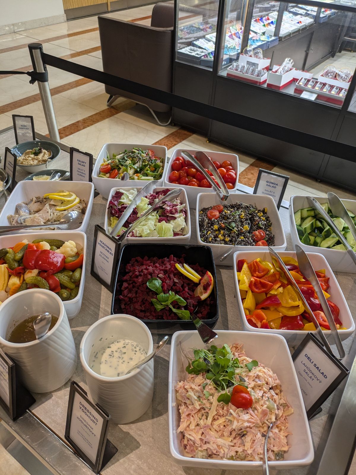 ヒルトンプラハアトリウム Hilton Prague Hotel 朝食バイキング 中欧旅行