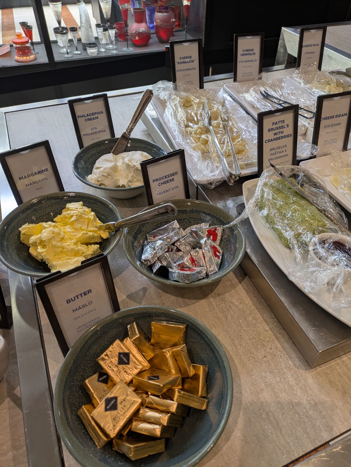 ヒルトンプラハアトリウム Hilton Prague Hotel 朝食バイキング 中欧旅行