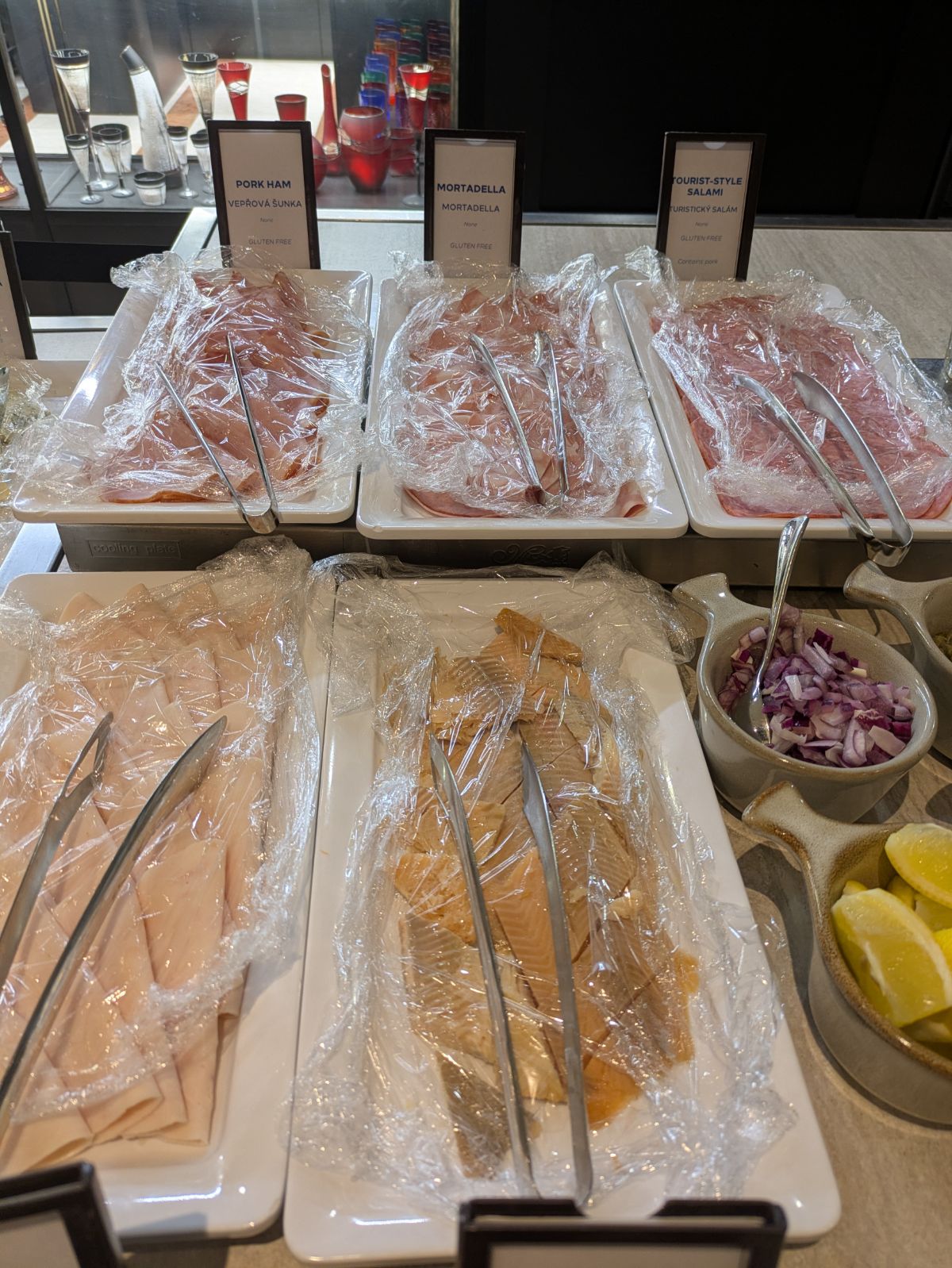 ヒルトンプラハアトリウム Hilton Prague Hotel 朝食バイキング 中欧旅行