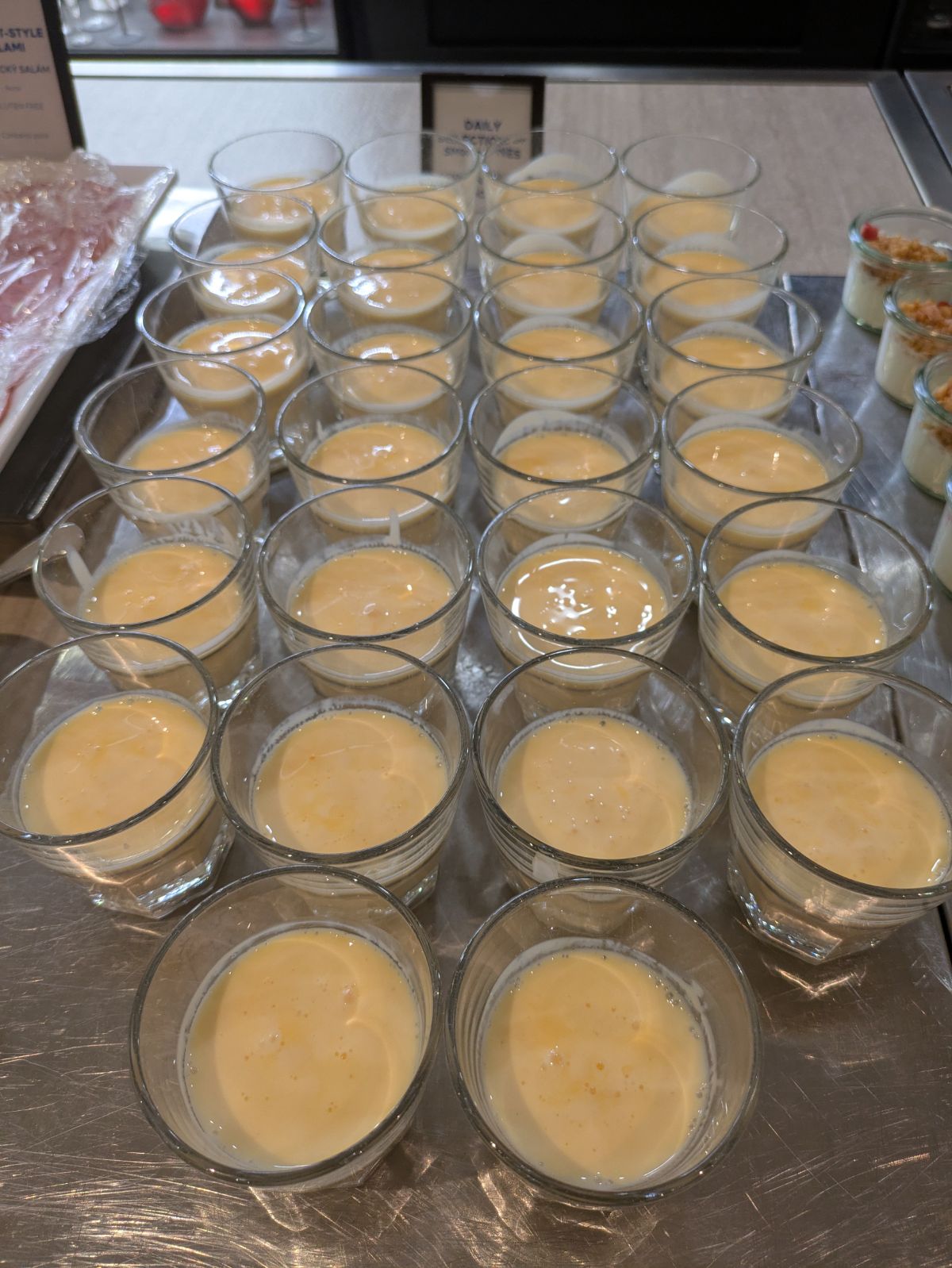 ヒルトンプラハアトリウム Hilton Prague Hotel 朝食バイキング 中欧旅行