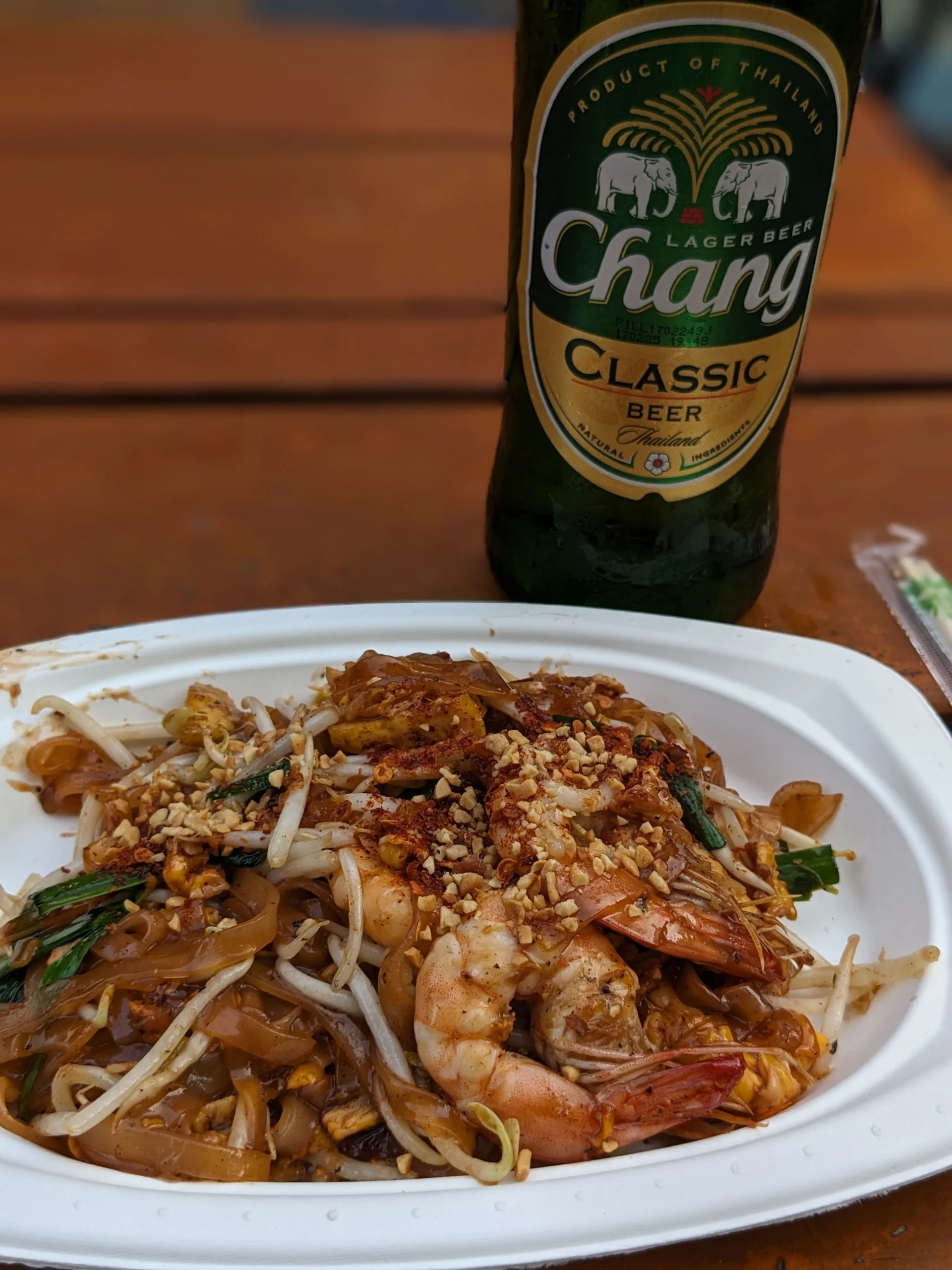 プーケットのカタナイトマーケットで食べた海老のパッタイ/プーケット2泊3日一人旅